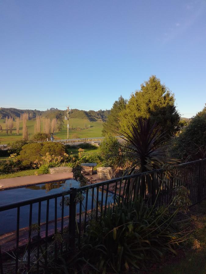 Junohall Backpackers Waitomo Caves Eksteriør billede