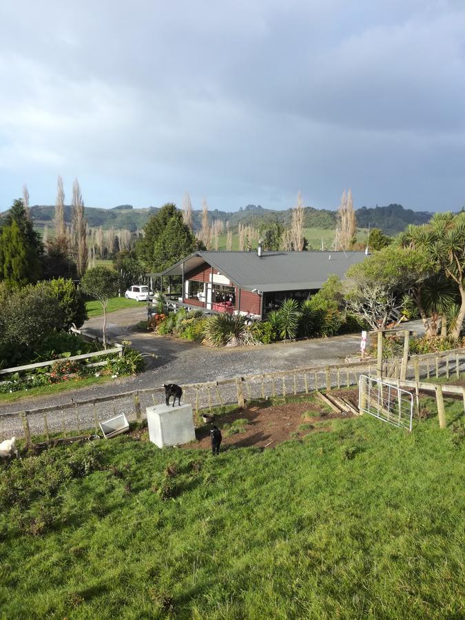 Junohall Backpackers Waitomo Caves Eksteriør billede